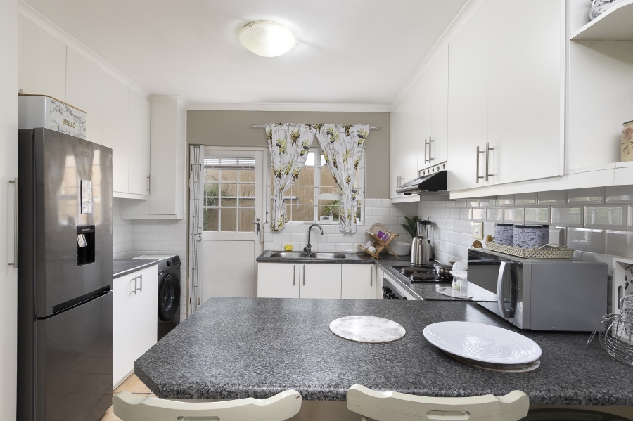 2 Bedroom Property for Sale in Guldenland Western Cape